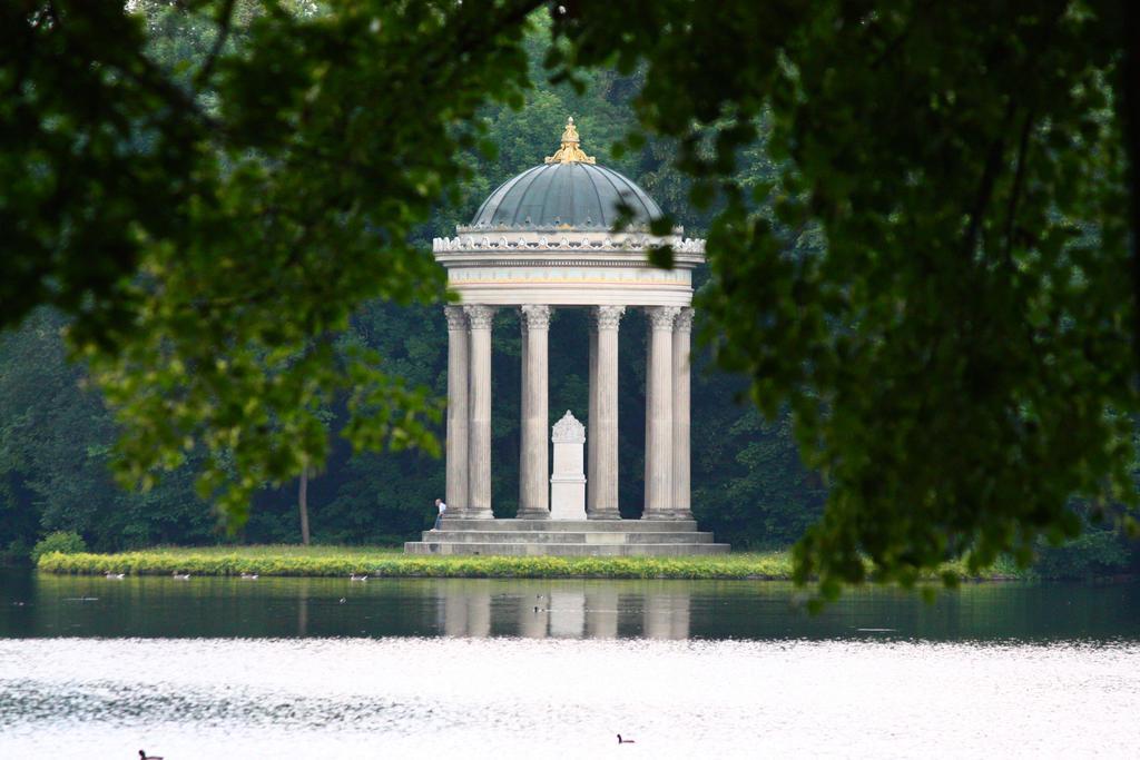 Laimer Hof Am Schloss Nymphenburg Monaco di Baviera Esterno foto
